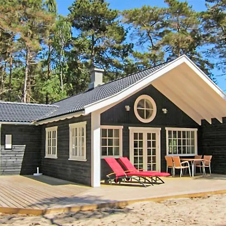 3 Bedroom Lovely In Feriehus