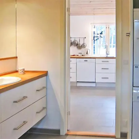 Feriehus 3 Bedroom Lovely In