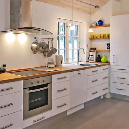 3 Bedroom Lovely In Feriehus